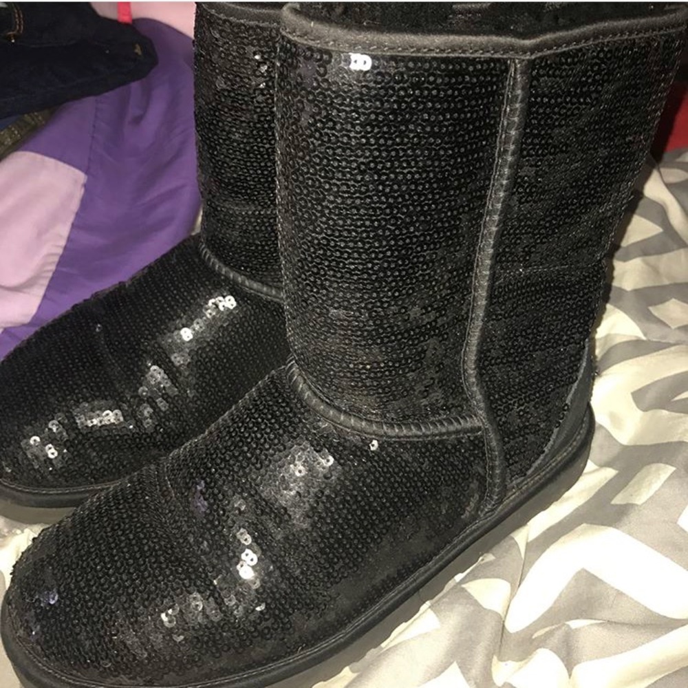 Black uggs